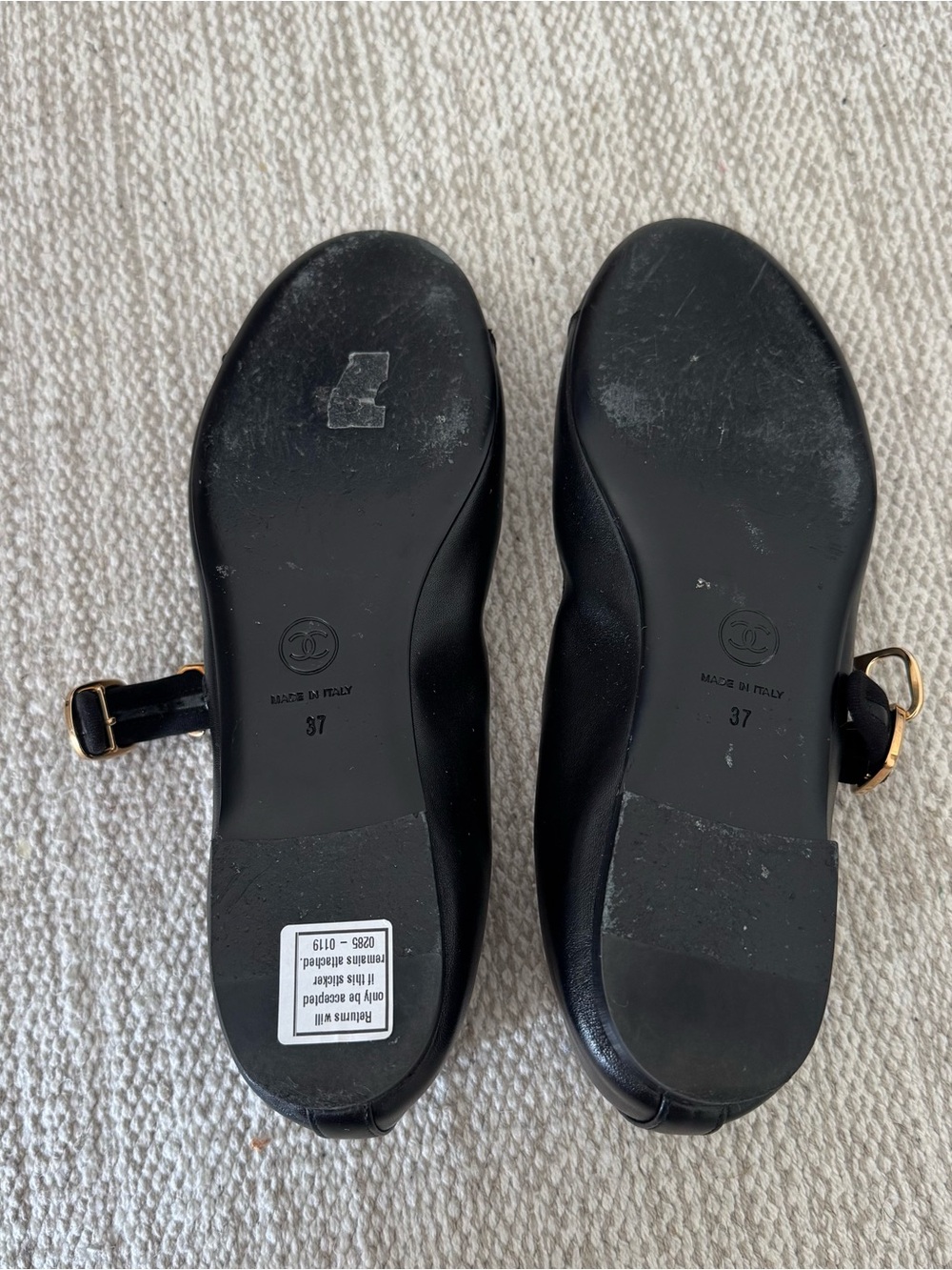 Chanel Leather Mary Jane Flats in Great condition - Picture 2 of 4